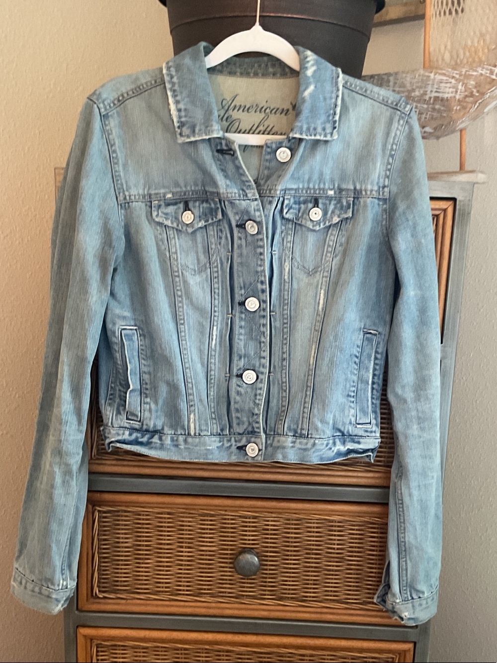 American Eagle Outfitters Light Wash Denim Jacket - Blue